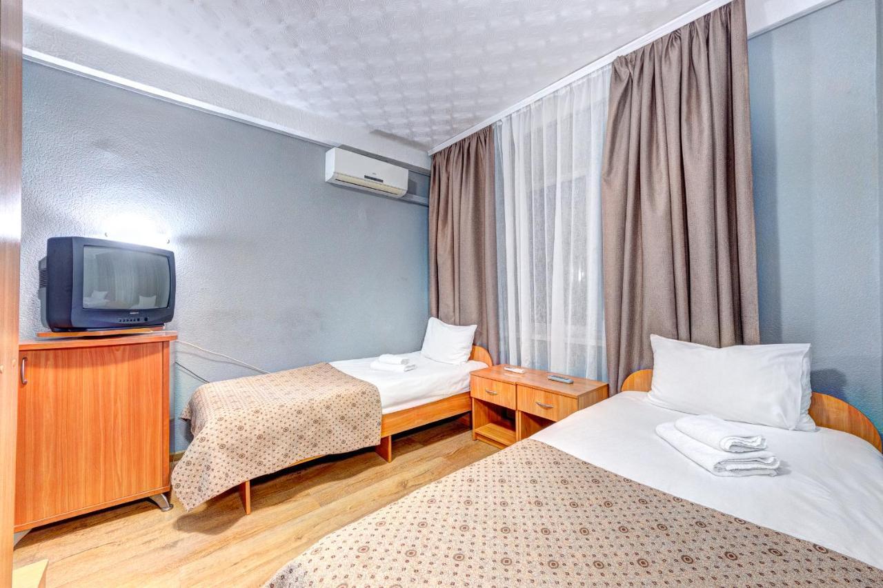 Holosiyvsky Hotel Kiev Exteriör bild