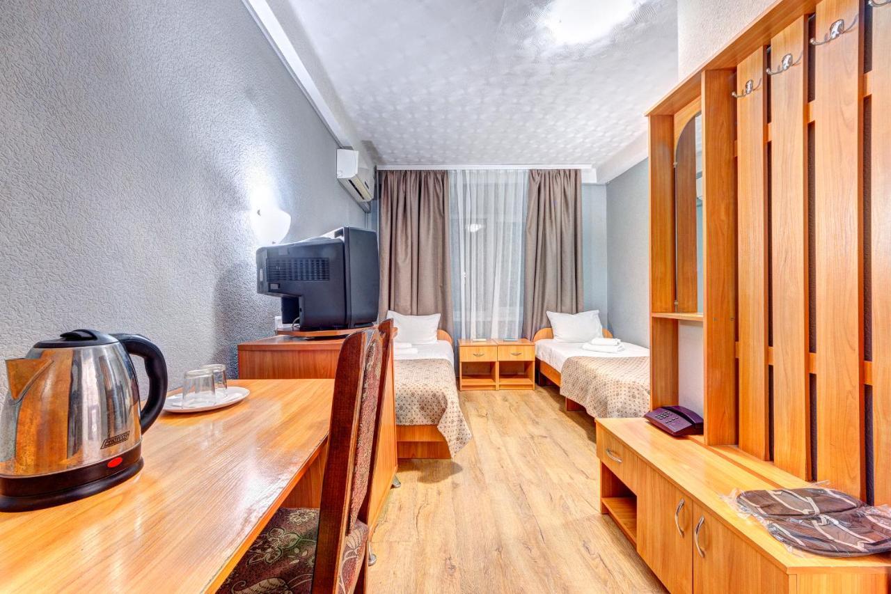 Holosiyvsky Hotel Kiev Exteriör bild