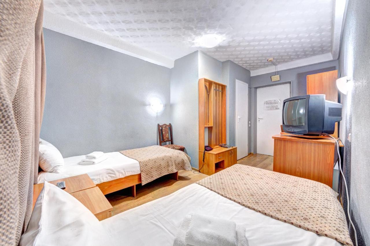 Holosiyvsky Hotel Kiev Exteriör bild