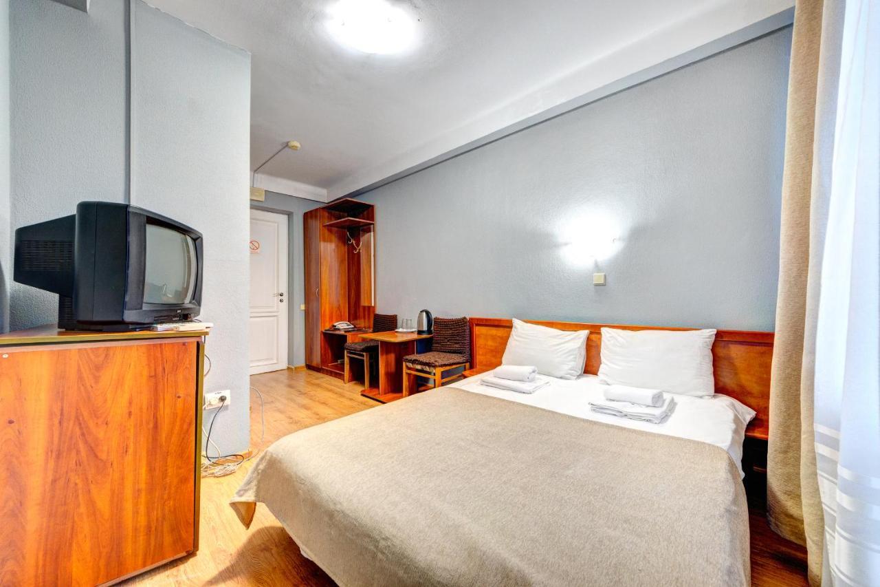 Holosiyvsky Hotel Kiev Exteriör bild