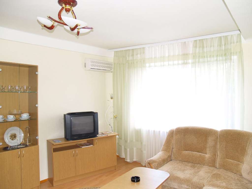 Holosiyvsky Hotel Kiev Rum bild