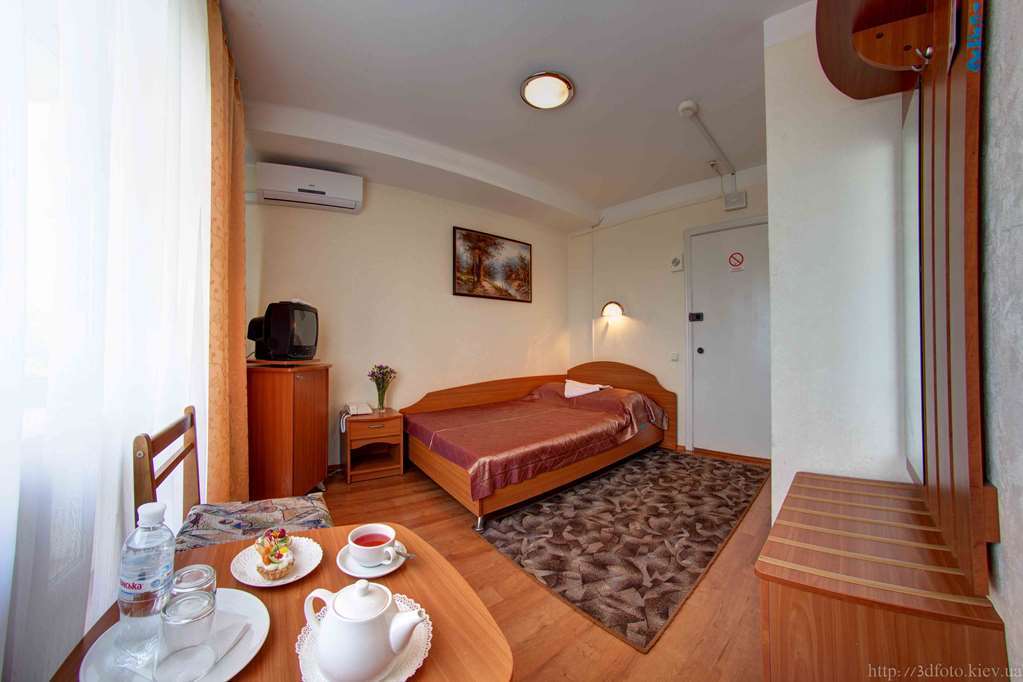 Holosiyvsky Hotel Kiev Rum bild